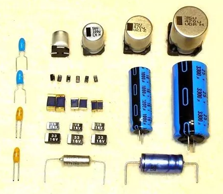 固定電容器和可變電容器主要的類型有多少種？(圖1)